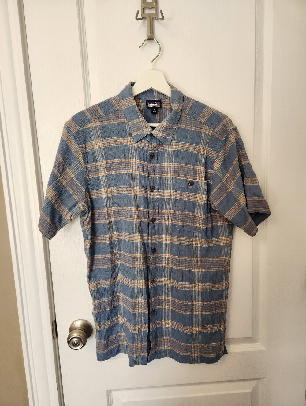 Men's Patagonia Short Sleeve Button Down Shirt Size Medium
